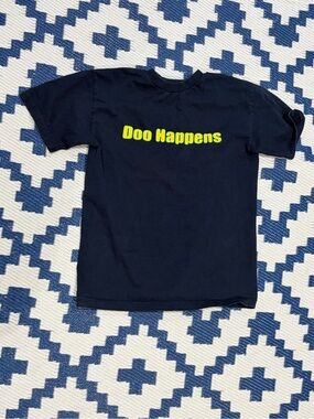 Vintage Scooby Doo “ Doo Happens “ Cartoon Network T shirt Sz Small